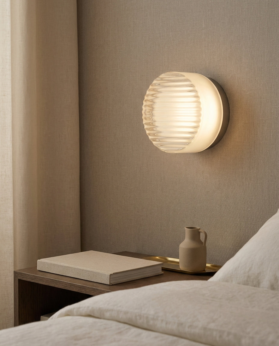 Rund Glassvegglampe – Riflet LED-belysning