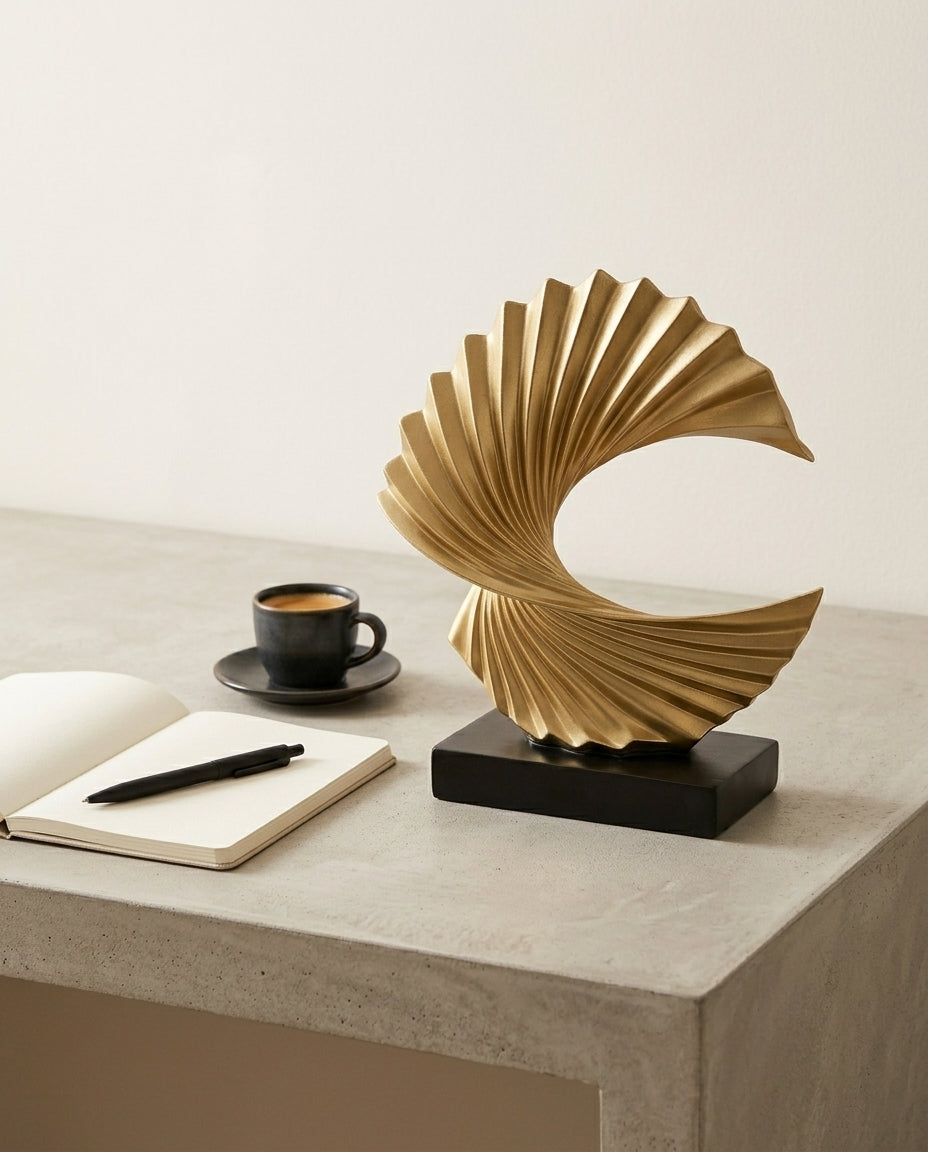 Halvmåneskulptur | Elegant dekor til hjem og kontor