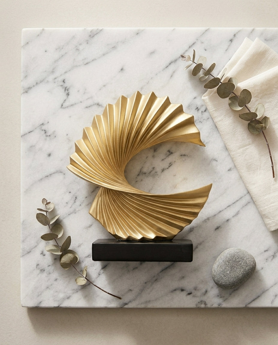 Halvmåneskulptur | Elegant dekor til hjem og kontor