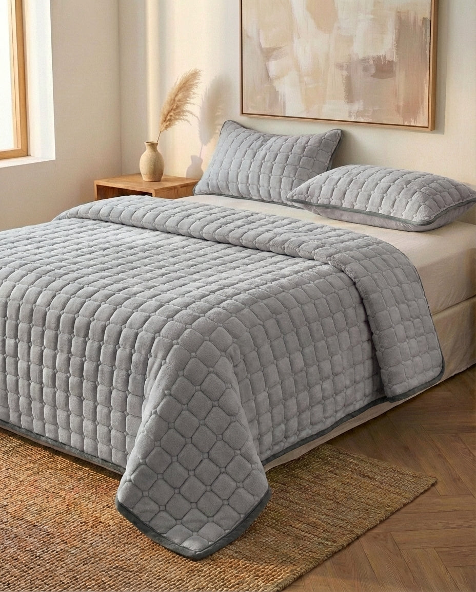 Quiltede Fleece Sengeteppe | Mykt med Firkanttekstur