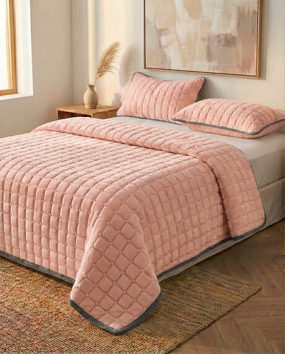 Quiltede Fleece Sengeteppe | Mykt med Firkanttekstur