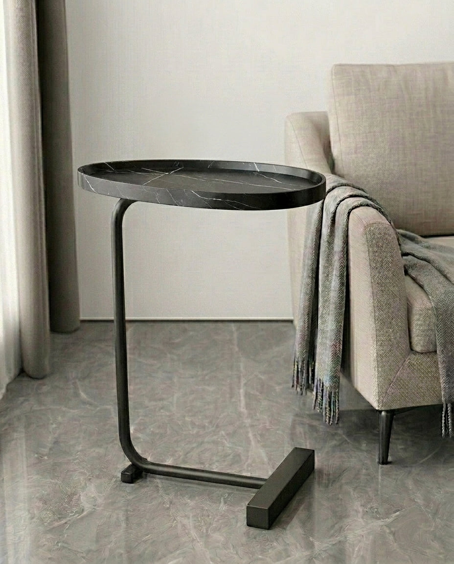 Kompakt sidebord til stuen | Slimline Arc